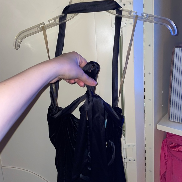 Sexy black velvet Marciano halter lace up back dress - Picture 4 of 7